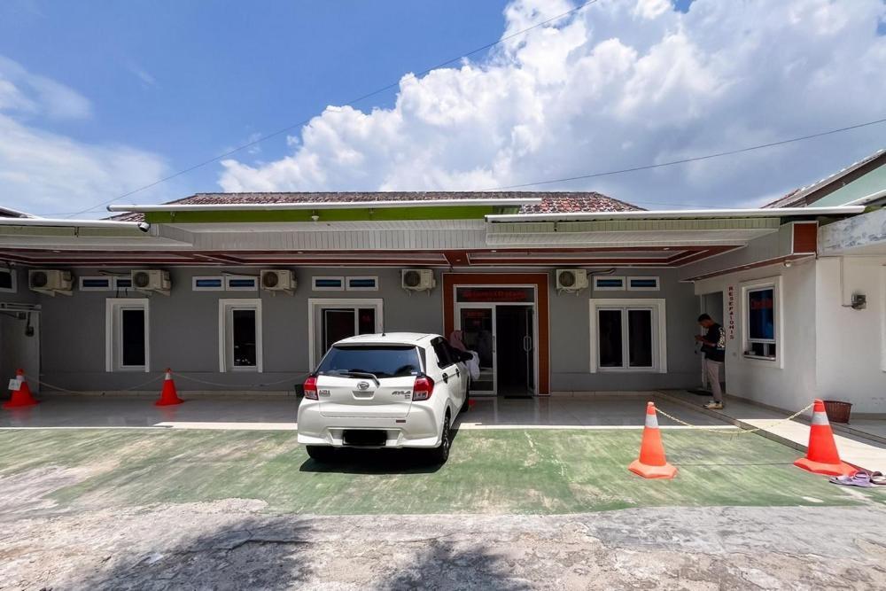 Hotel SPOT ON 2389 Kostel 99 Pangkal Pinang Exterior foto
