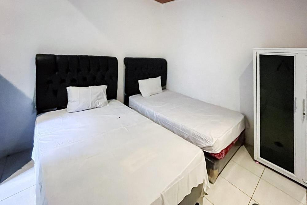 Hotel SPOT ON 2389 Kostel 99 Pangkal Pinang Exterior foto