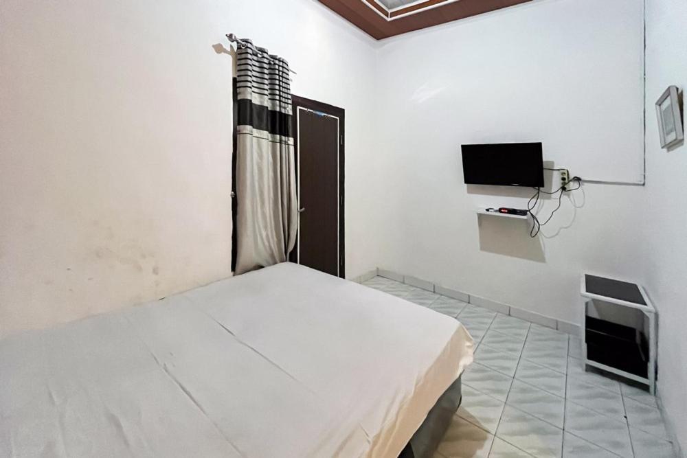 Hotel SPOT ON 2389 Kostel 99 Pangkal Pinang Exterior foto